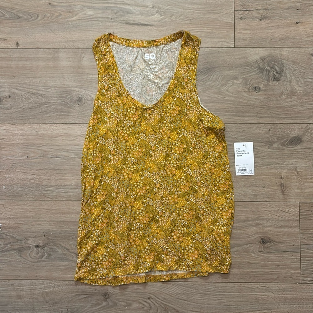 NWT Floral “The Favorite Scoopneck Tank”
